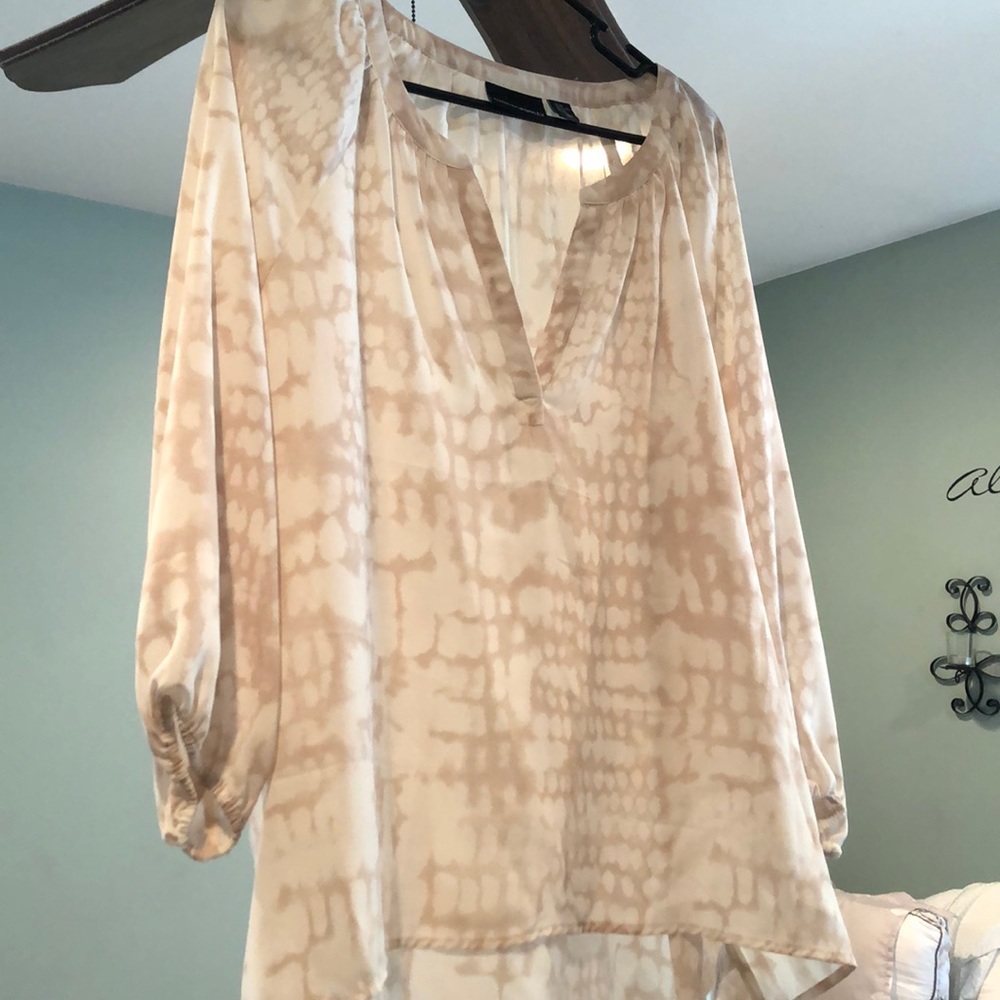 Quarter sleeve blouse